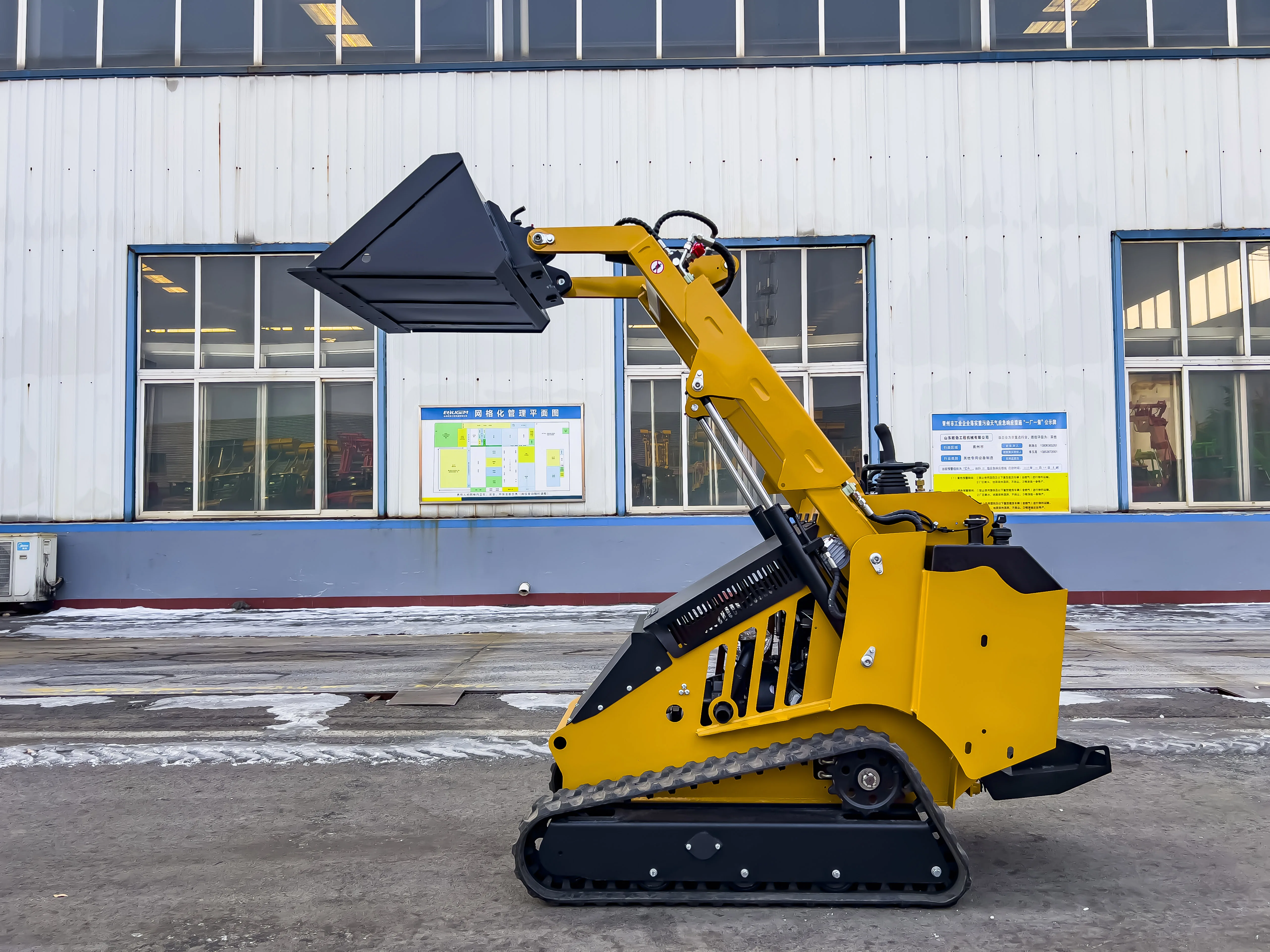 mammut  Tracked Mini Skid Steer Loader Skid Steer With Skid Steer Bucket/Hammer Breaker