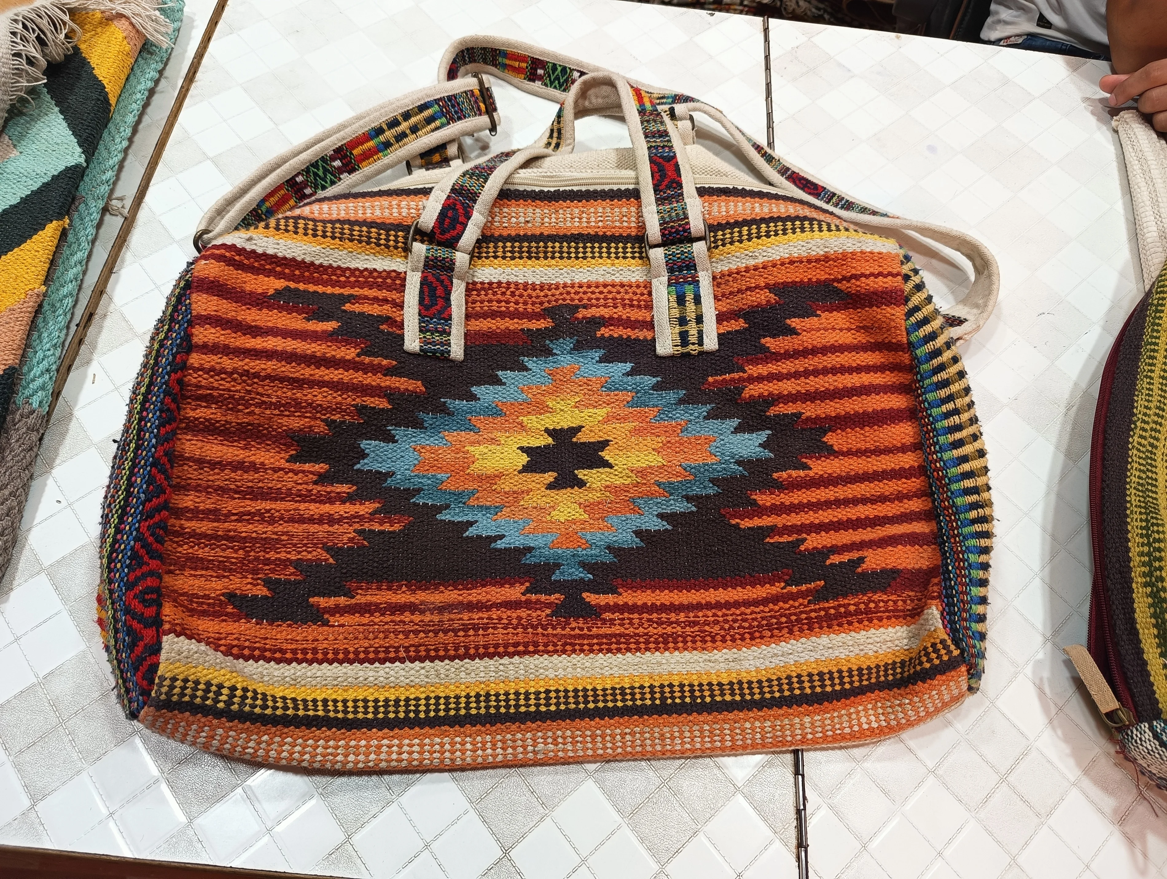 Best quality handbags Indian handmade cotton kilim design tote bags for daily life use at customized colors & sizes