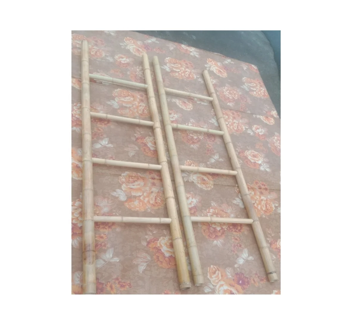 Extra thick bamboo poles - Portable bamboo ladder with 5 steps in a matte look for bamboo furniture bathroom home garden