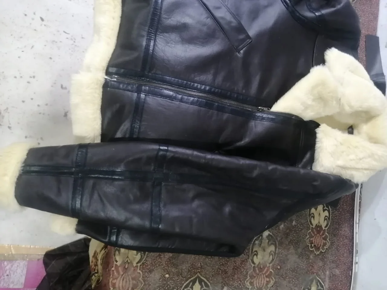 Fur Jacket Bomber Original Leather Men Fur and Shearling Black and White Genuine Leather and Customized Shell for Winter Regular