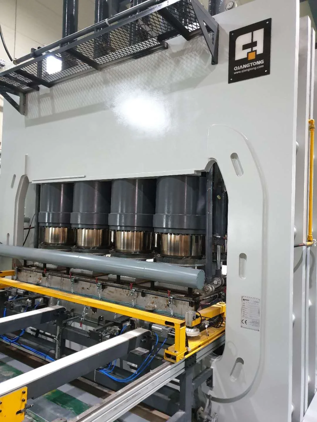 Short Cycle Hot Press Machine For laminating melamine faced boards