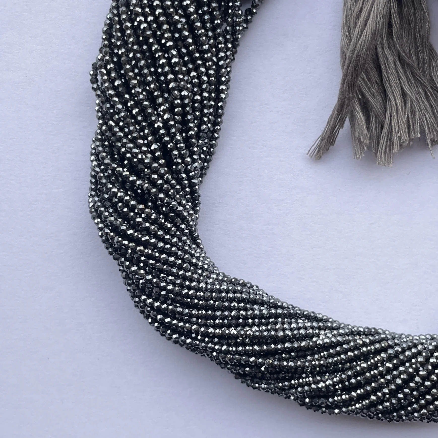 2 мм 3 бусины из натурального микро гематита с гранями нитка драгоценных камней для ювелирных украшений от ИНДИЙСКОГО Производителя