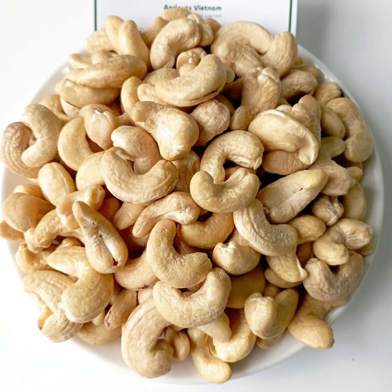 WW320 Cashew nuts Vietnam new crop Natural Color Vacuum bag in carton / Tins in carton w240 / w180 / SP / BB / WS