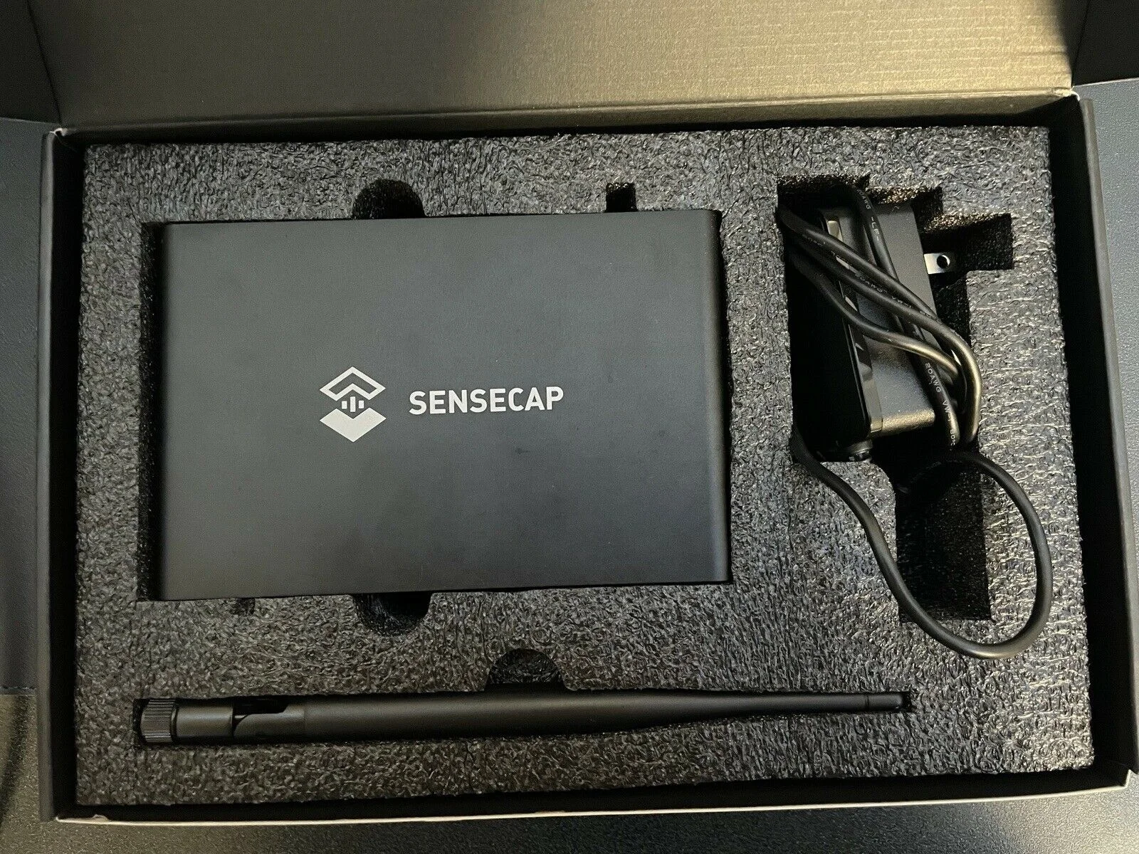 READY TO SHIP SenseCAP M1 Indoor HNT Miner AU915 IN HAND SHIPS SAME DAY