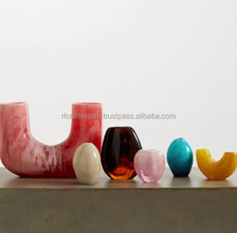 High quality handmade Round Resin Vase Modern Soft Light Green Color Unique Design Flower Pot By rfcrafts