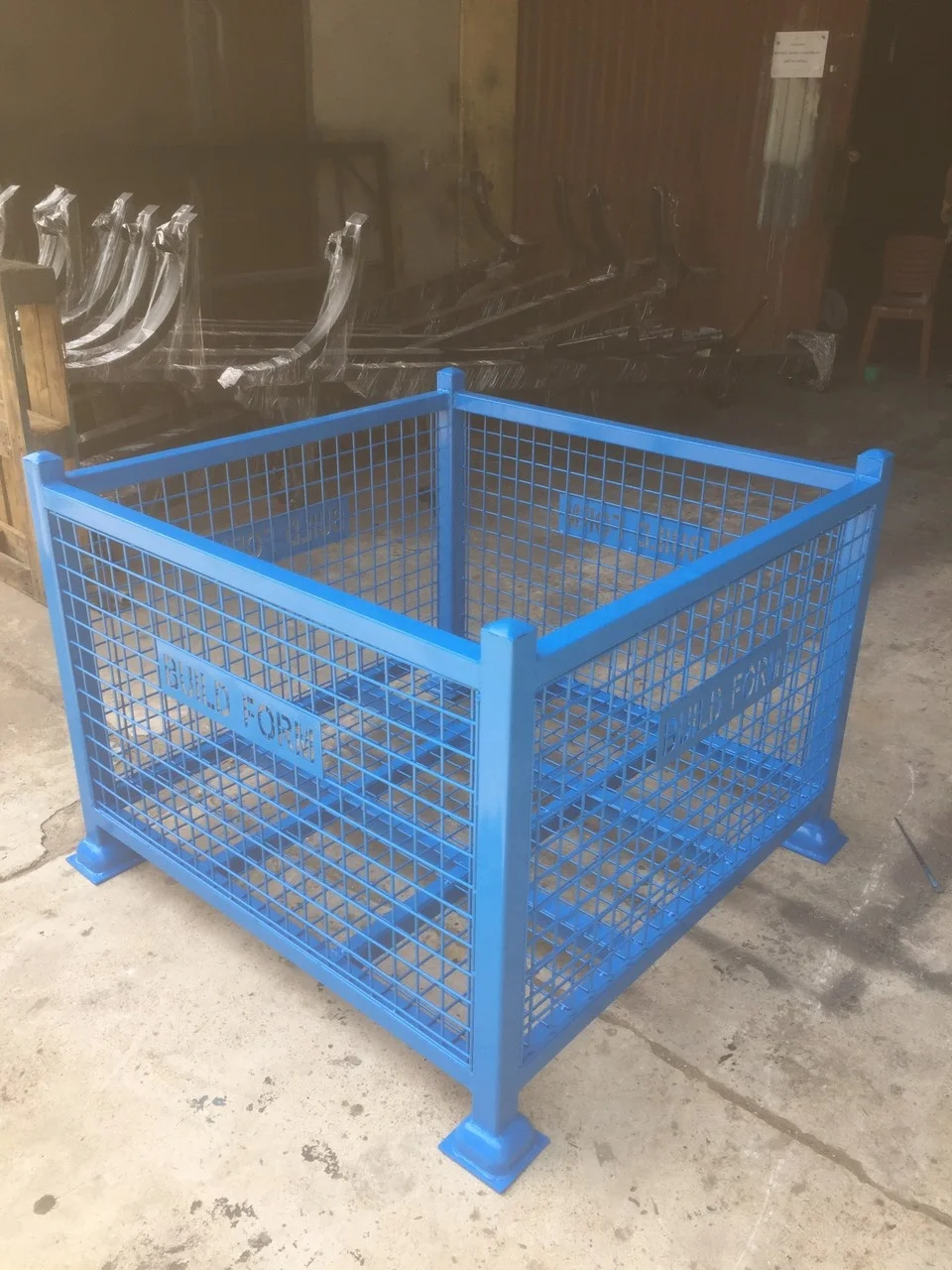 Cargo & storage equipment - stackable foldable metal cage pallet stillage for pallet racking