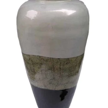 
Lacquer vase 