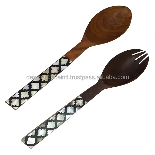 Деревянная ложка классического дизайна для сервировки по хорошей цене