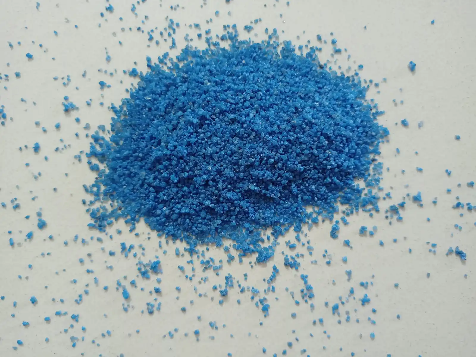 Diffrent color and different size silica quartz and marble coated sand with multicolor mixed granular sand price per ton