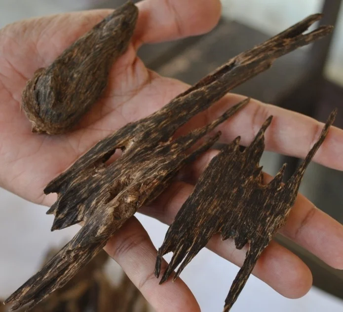 
Эфирное масло OUD LIMITED EDITION TRIPEL SUPER OUD KALIMANTAN 