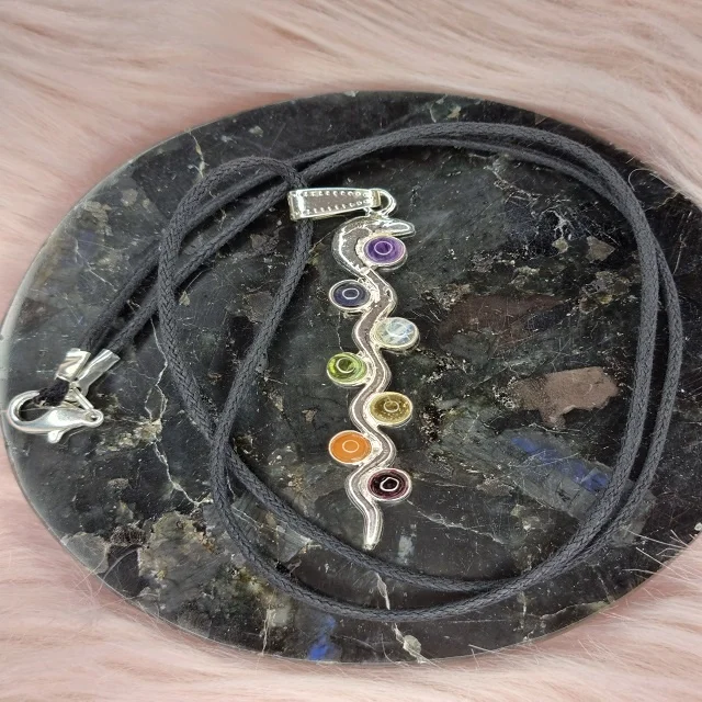 
New 7 Chakra snake Natural Stone pendulum Pendant Necklace Women Healing Crystal Necklaces Pendants Folk Reiki healing Jewelry 