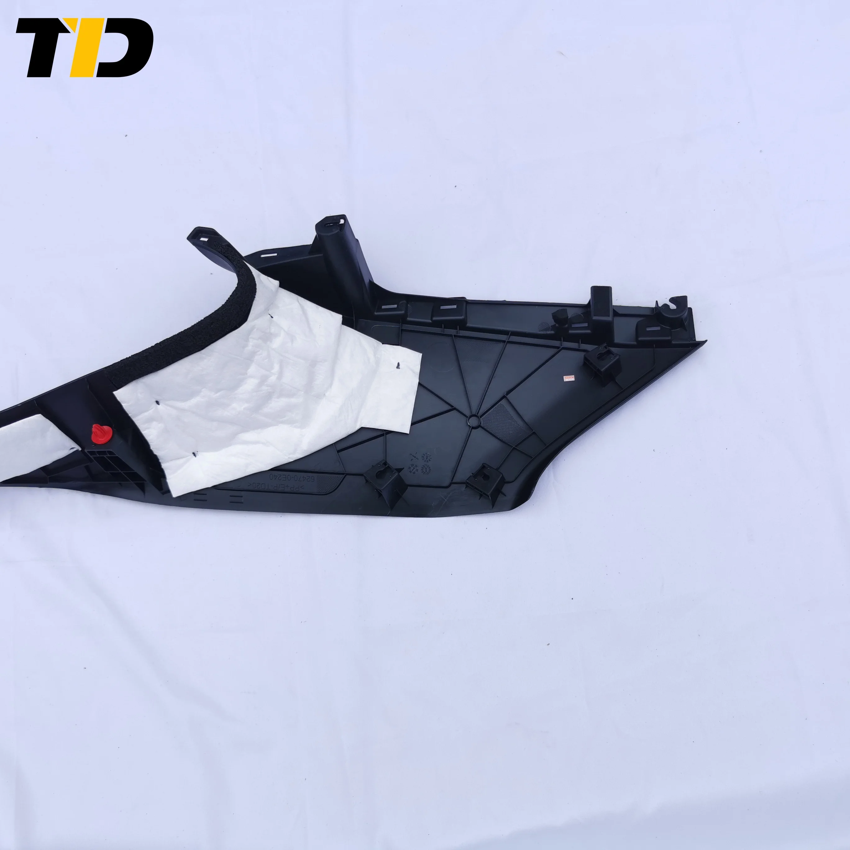 62480-0E210-C0 Upper Quarter Trim for Toyota Highlander 62470-0E200-C0