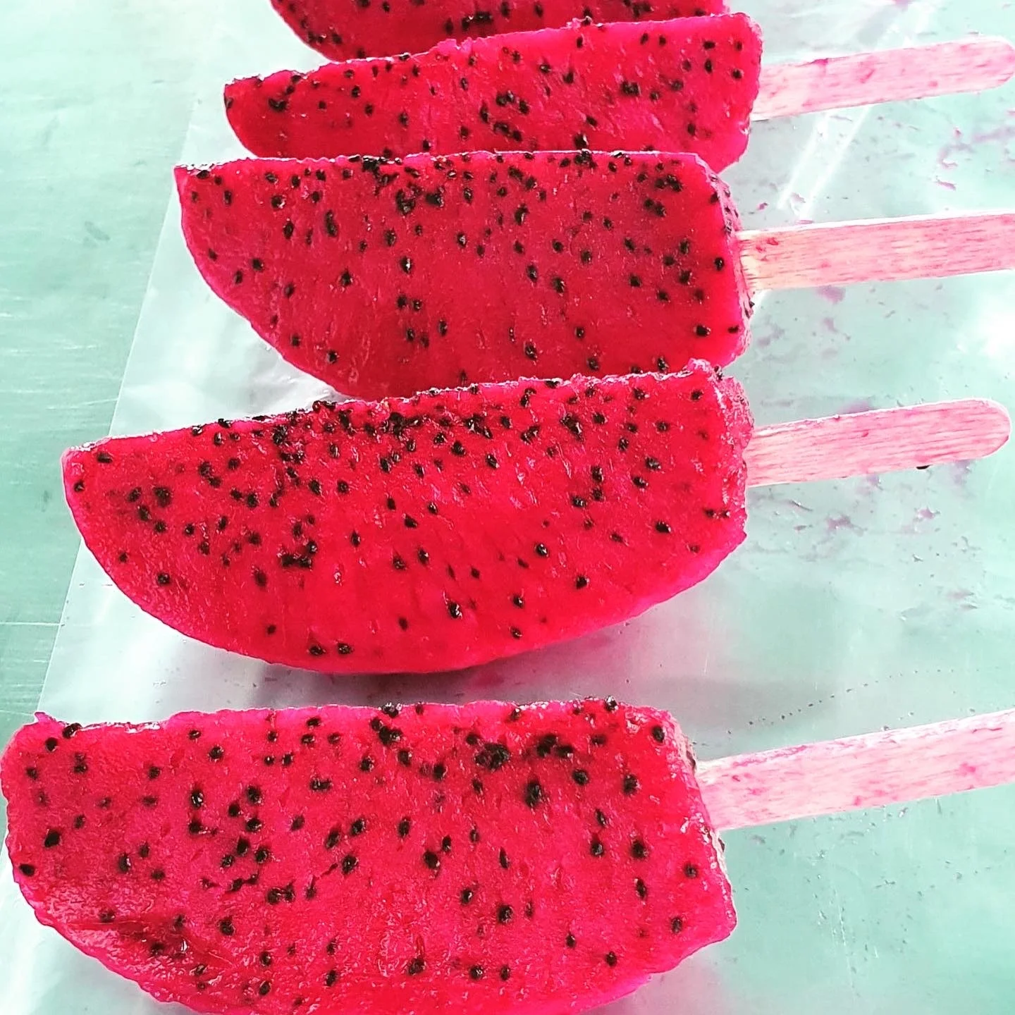 2021 FROZEN DRAGON FRUIT HALVES/SLICED/STICK/PUREE/CUBES... HIGH QUALITY FROM VIETNAM WHOLESALE