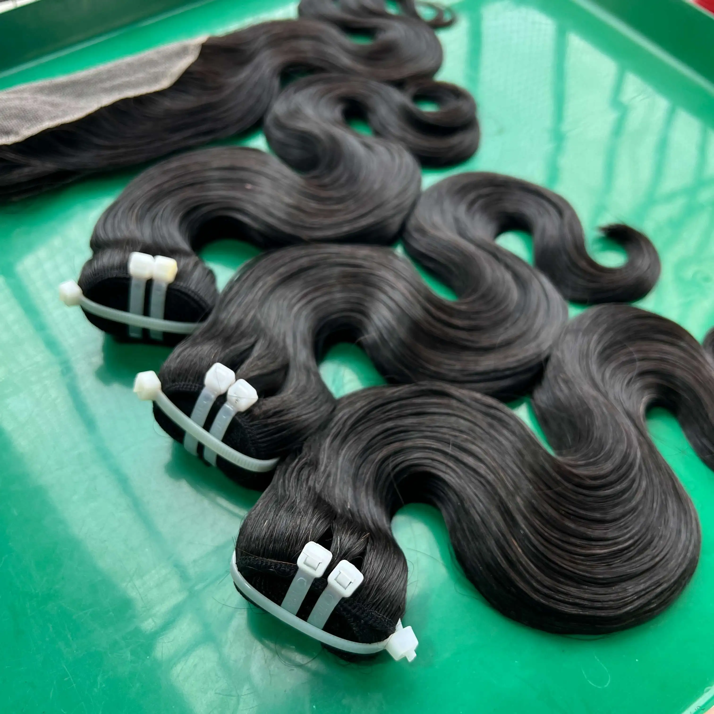 Low Price Human Hair Extensions Kinky Straight Raw Hair Body Wave Bundles Hair Human Genius Weft QHair
