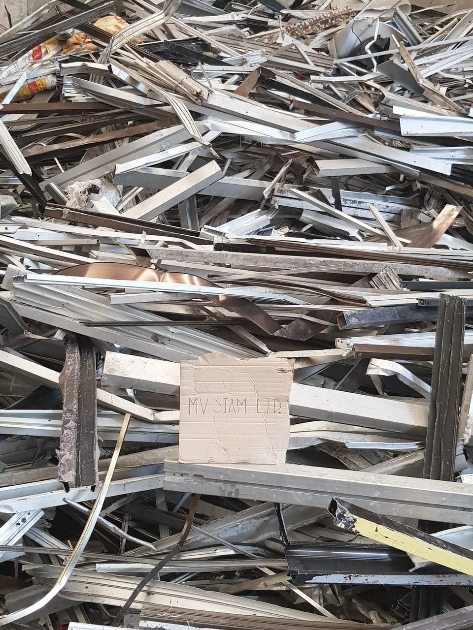 Hight Quality Aluminum Extrusion Scrap 99.99% Original Thailand