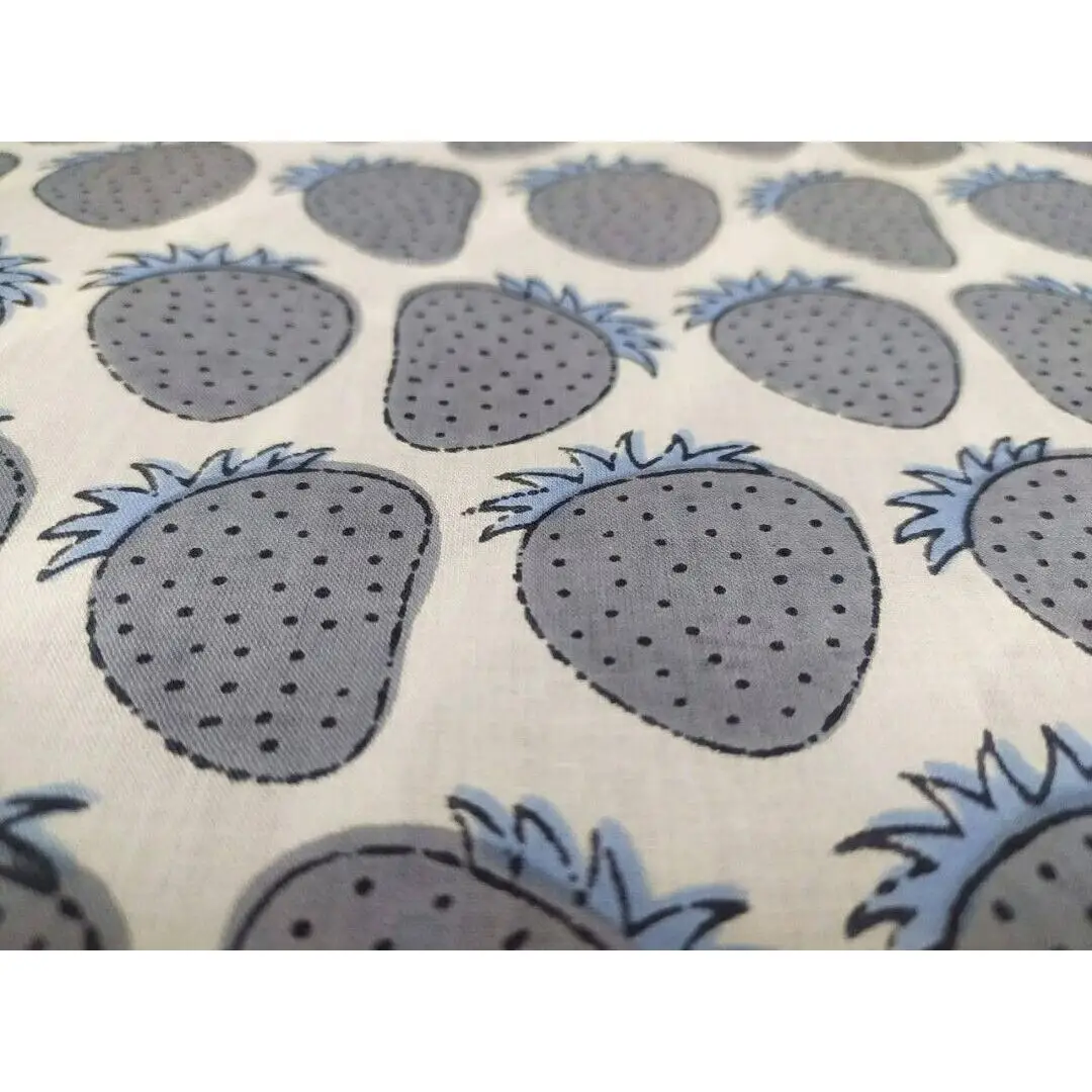 Tissu de fraise en coton imprimé indien fait à la main