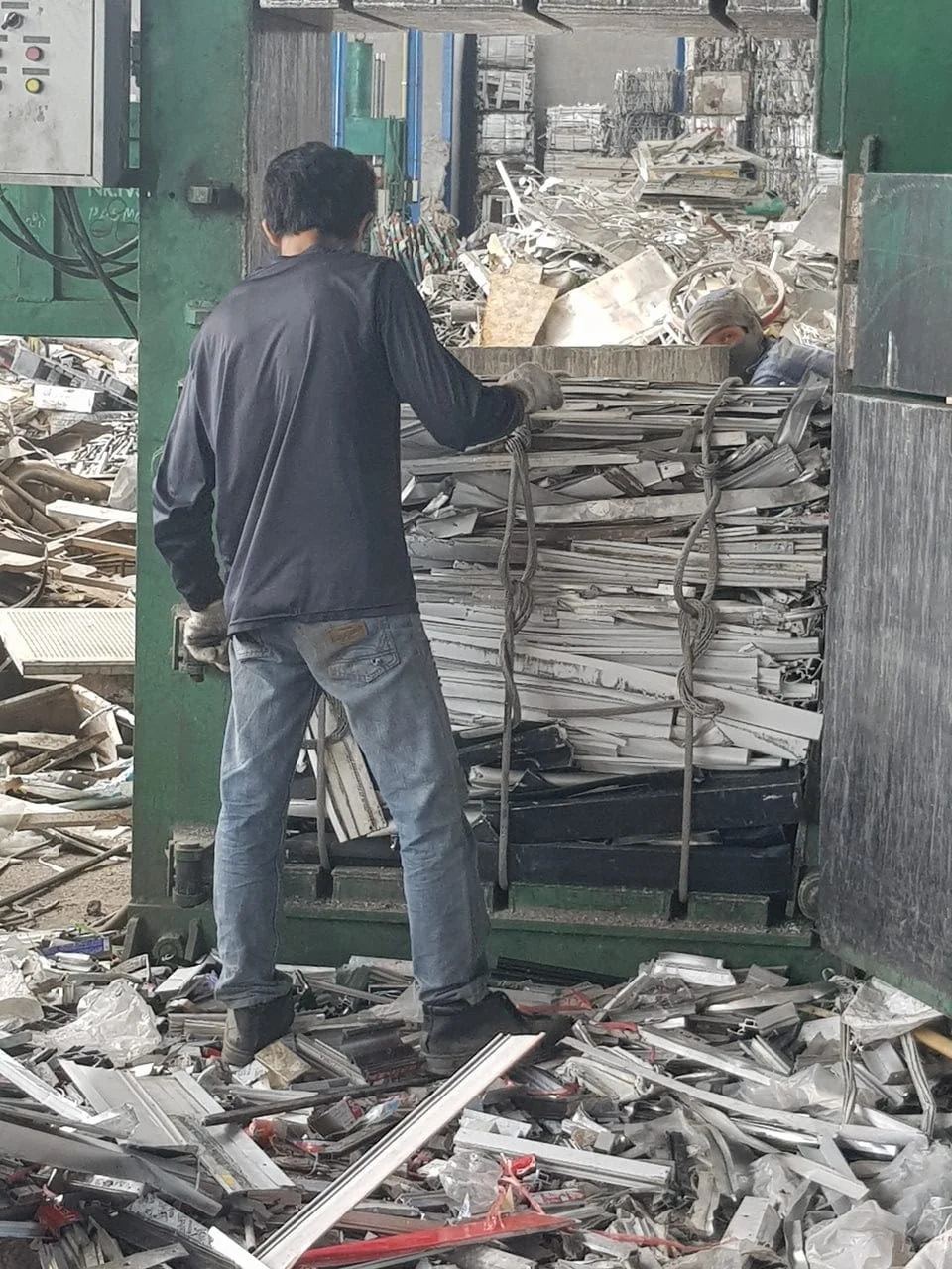 Hight Quality Aluminum Extrusion Scrap 99.99% Original Thailand