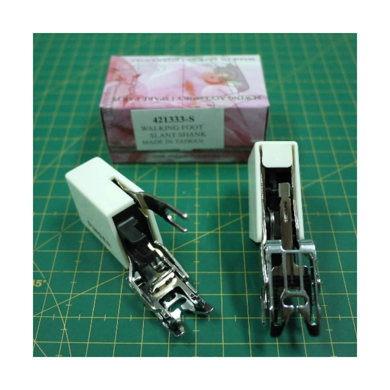 421333-451 PRESSER FOOT WAKING FOOT SLANT SHANK MADE IN TAIWAN HOUSEHOLD DOMESTIC SEWING MACHINE SPARE PARTS FOR SINGER