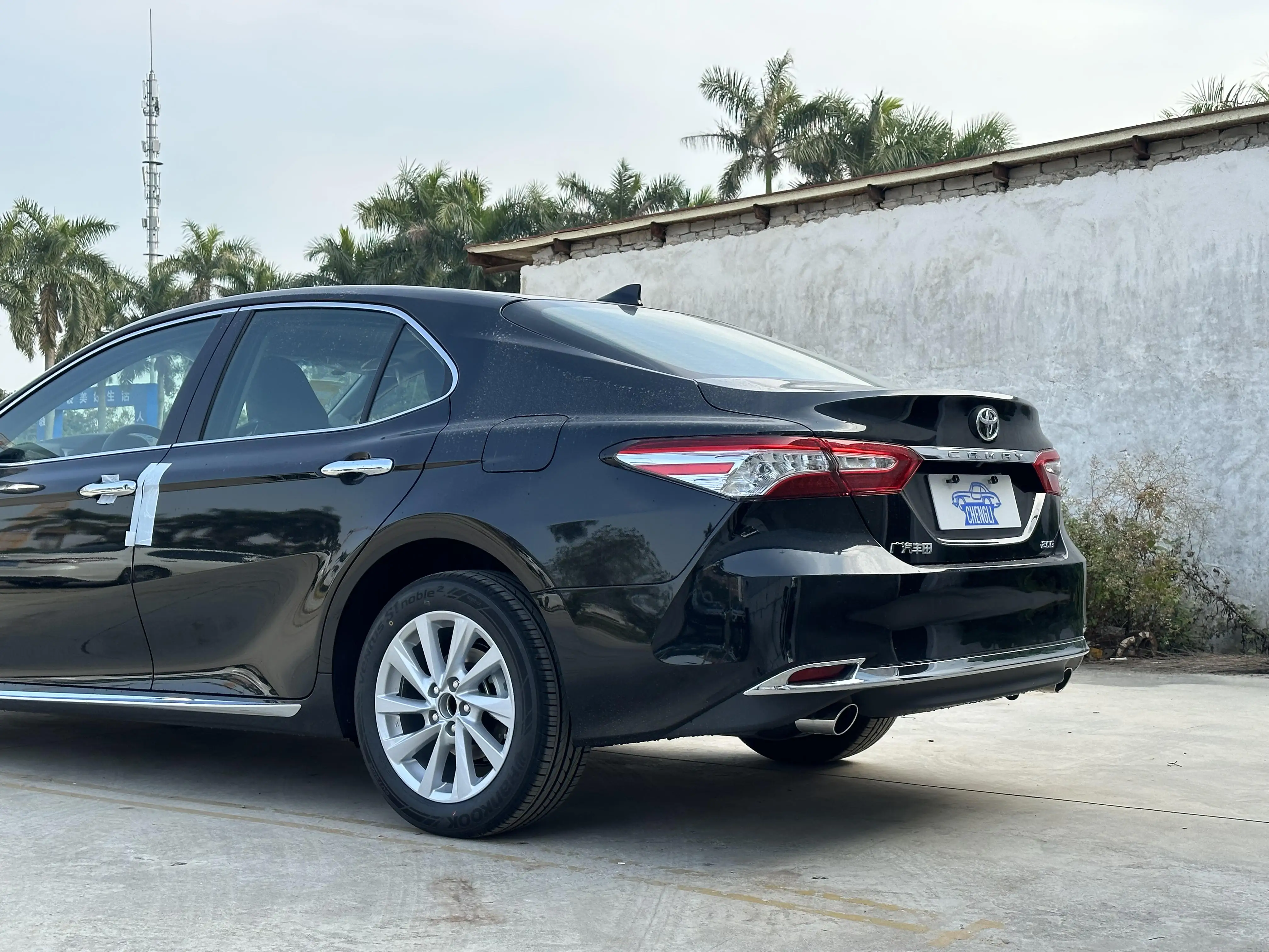 2023 Toyota Camry 2.5L New Multi-Function Steering Wheel Car with Natural Waistline Euro VI Emission Standard From China