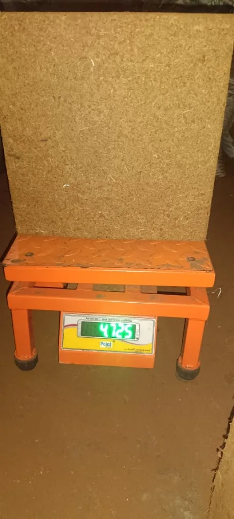 Coco Peat Briquette Low EC 5kg From Reputed Supplier of Organic Briquettes With High-Water Holding Capacity