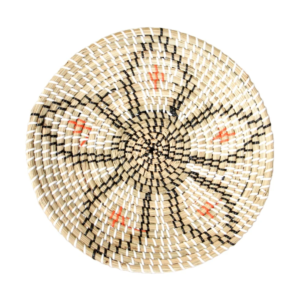 Natural round seagrass woven basket hanging wall decor for house , restaurant, kitchen