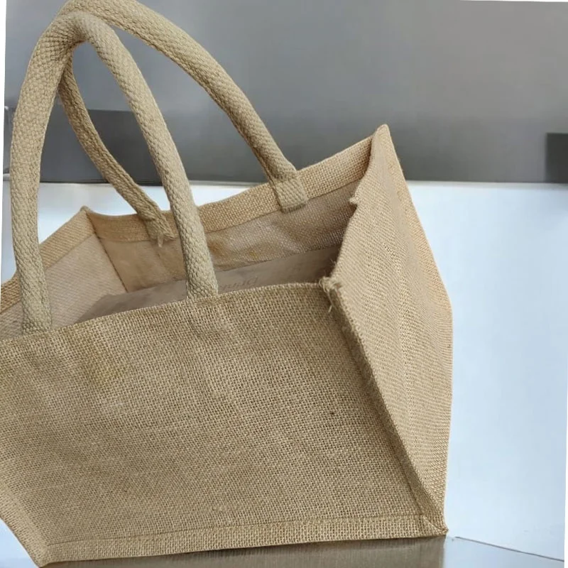 Stylish Jute Drawstring Gift Bag Christmas Gift Bag Canvas Cloth Tote Beach Bag for Shopping-Durable Cotton Closure