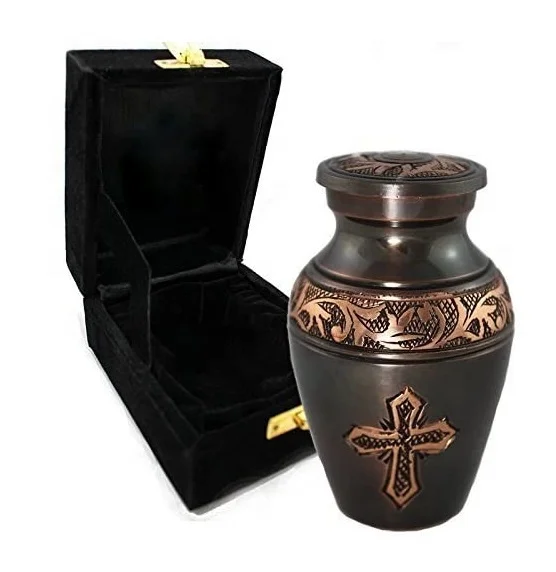 Black & Silver Heart Keepsake urn with Silver Stand At Low Price