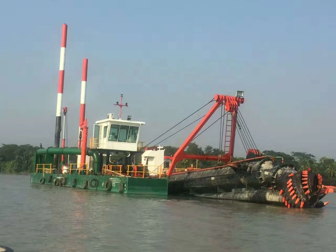16 inch discharge pipe 2500m3 mixed flow capacity cutter suction dredger for Philippines usage