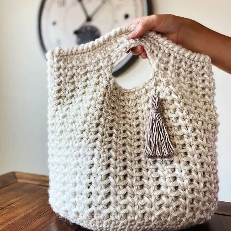 Crochet Bag New Arrival Easy to carry Purse Beach Handbags for Women Handmade Ladies Bag Vintage Gift Chains