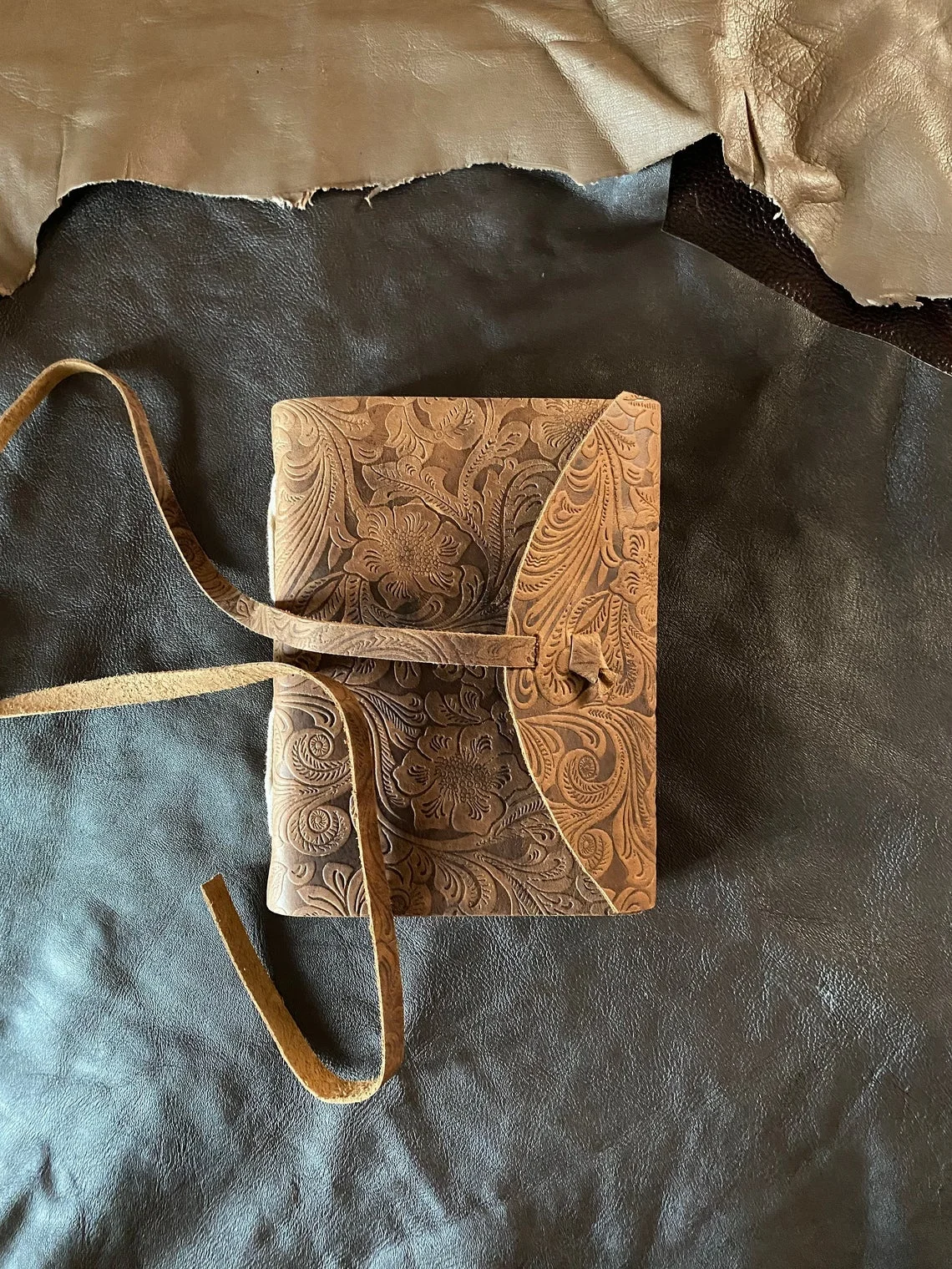 Leather Floral Embossed Journal Notebook, Best Gift for Men & Women Luxury Leather Note Books With Wood-free Cotton Rug Paper