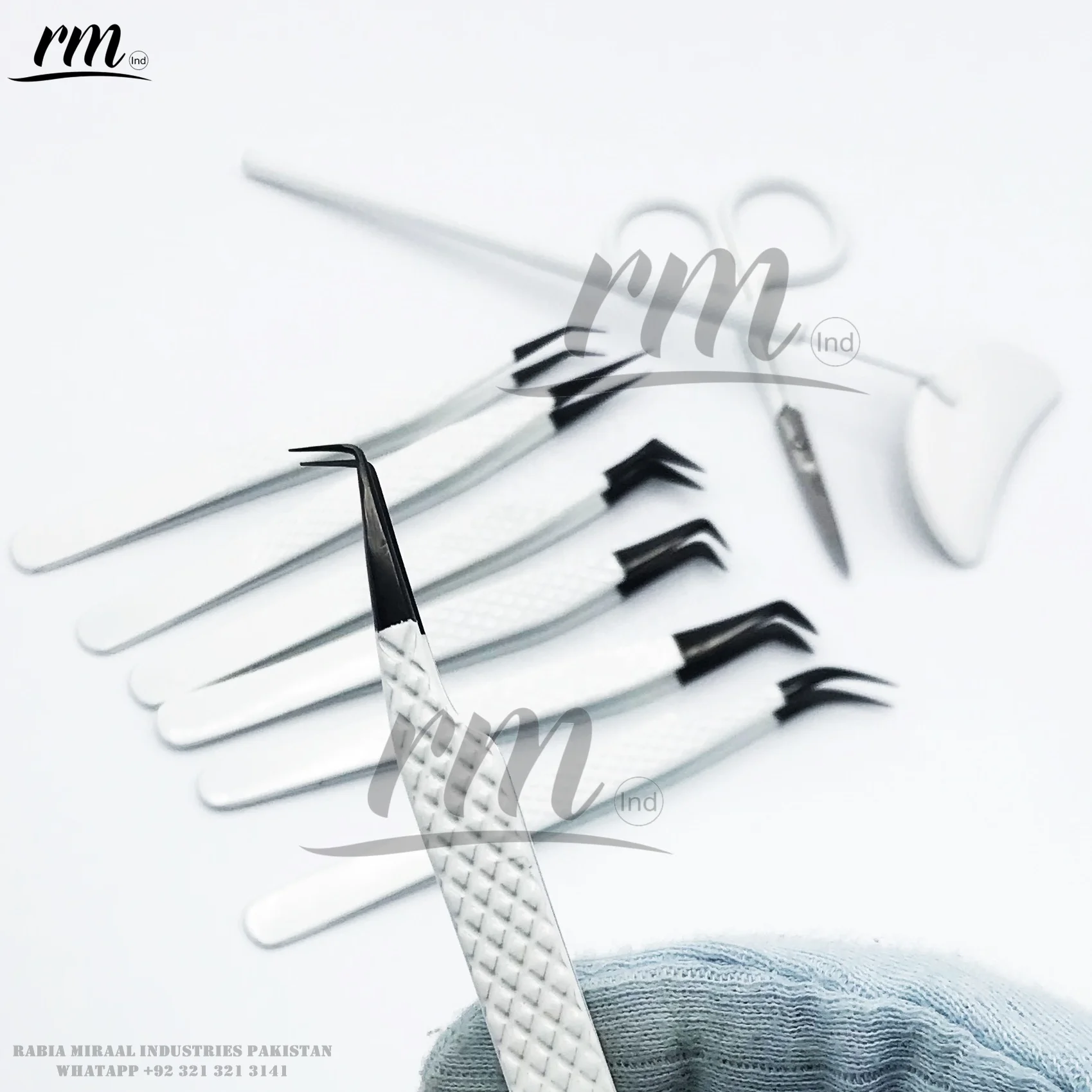 90 degree tweezers Hot selling custom logo best quality angle white color with diamond grip with black plasma tip eyelash