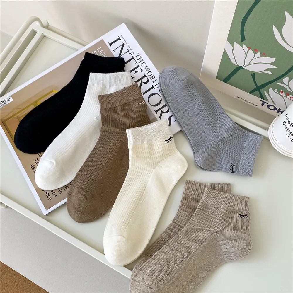 In Stock Fashion Cute Heel Embroidery Elelash Girls Socks Cotton Cozy Solid Color Funny Women Ankle Socks