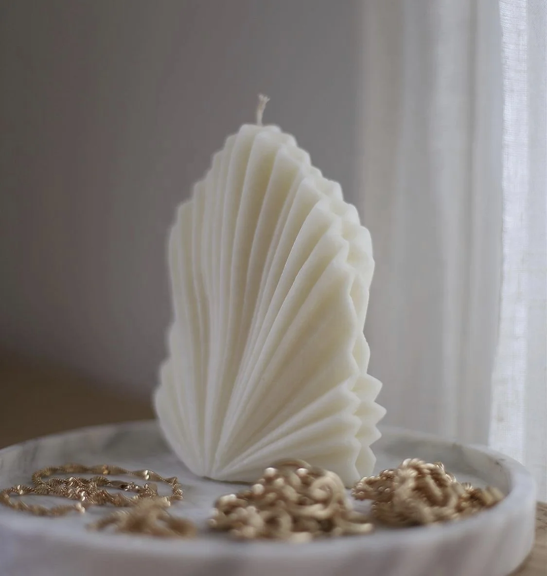 
Shanghai YUNQU natural soy wax and bee wax custom scented the Palm candle collection 