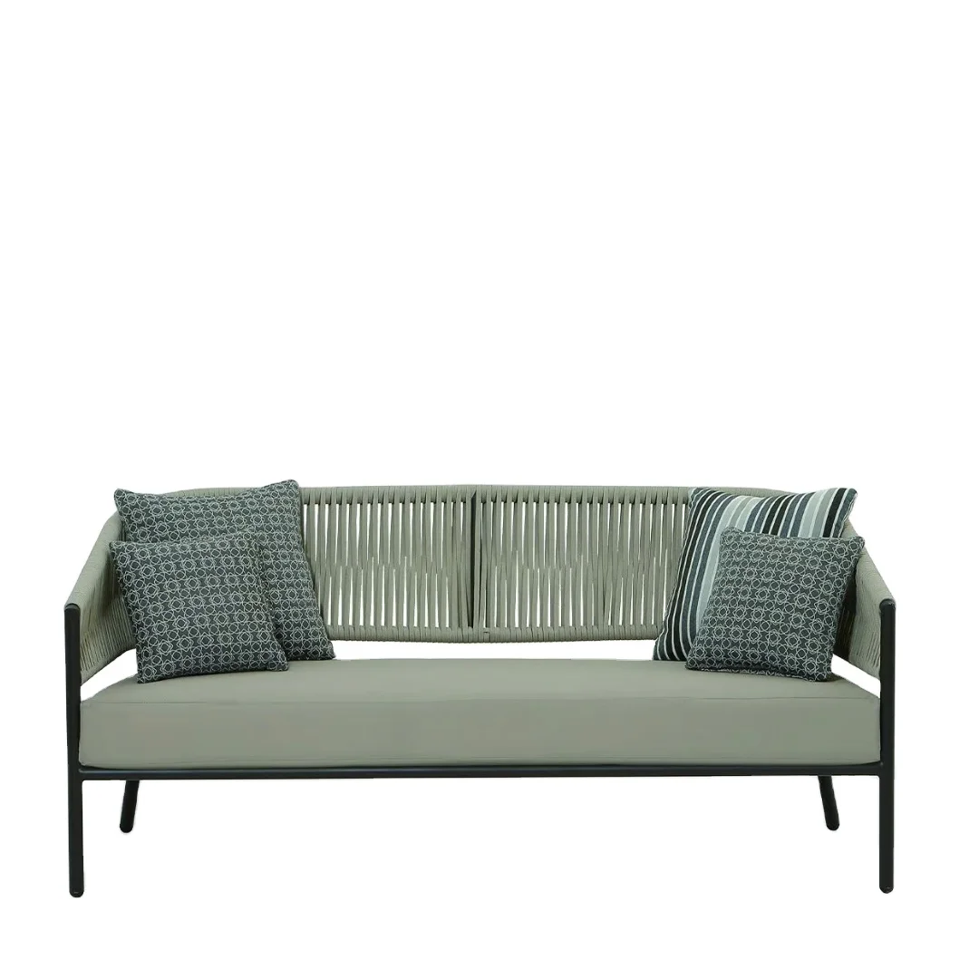 Садовый диван из ротанга