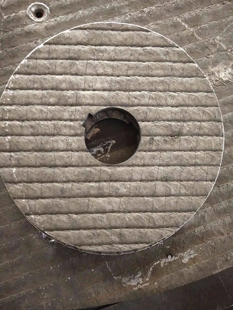 Bimetal matrix composite wear resistant steel plate for truck bed