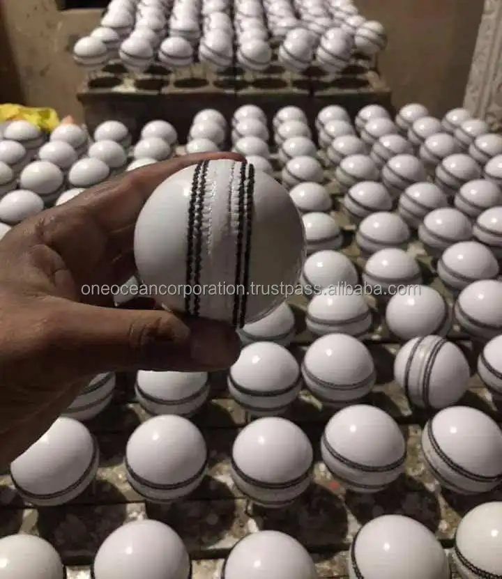 Cricket balls (2).jpg