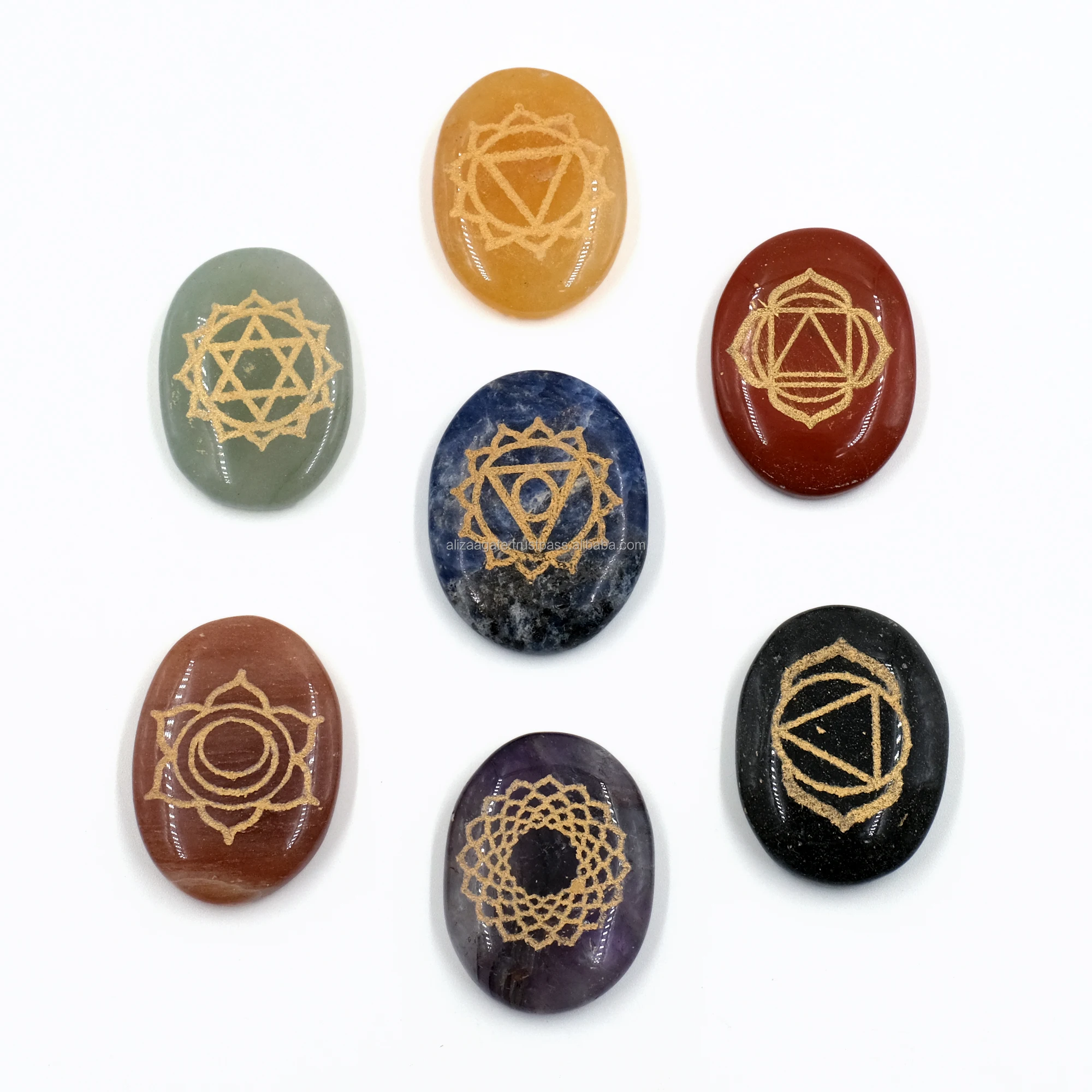 Engraved Chakra Stone Reiki Healing Crystal Seven Chakra Reiki Set With Wooden Box / Healing Reiki Agate 7 Chakra Set With Box