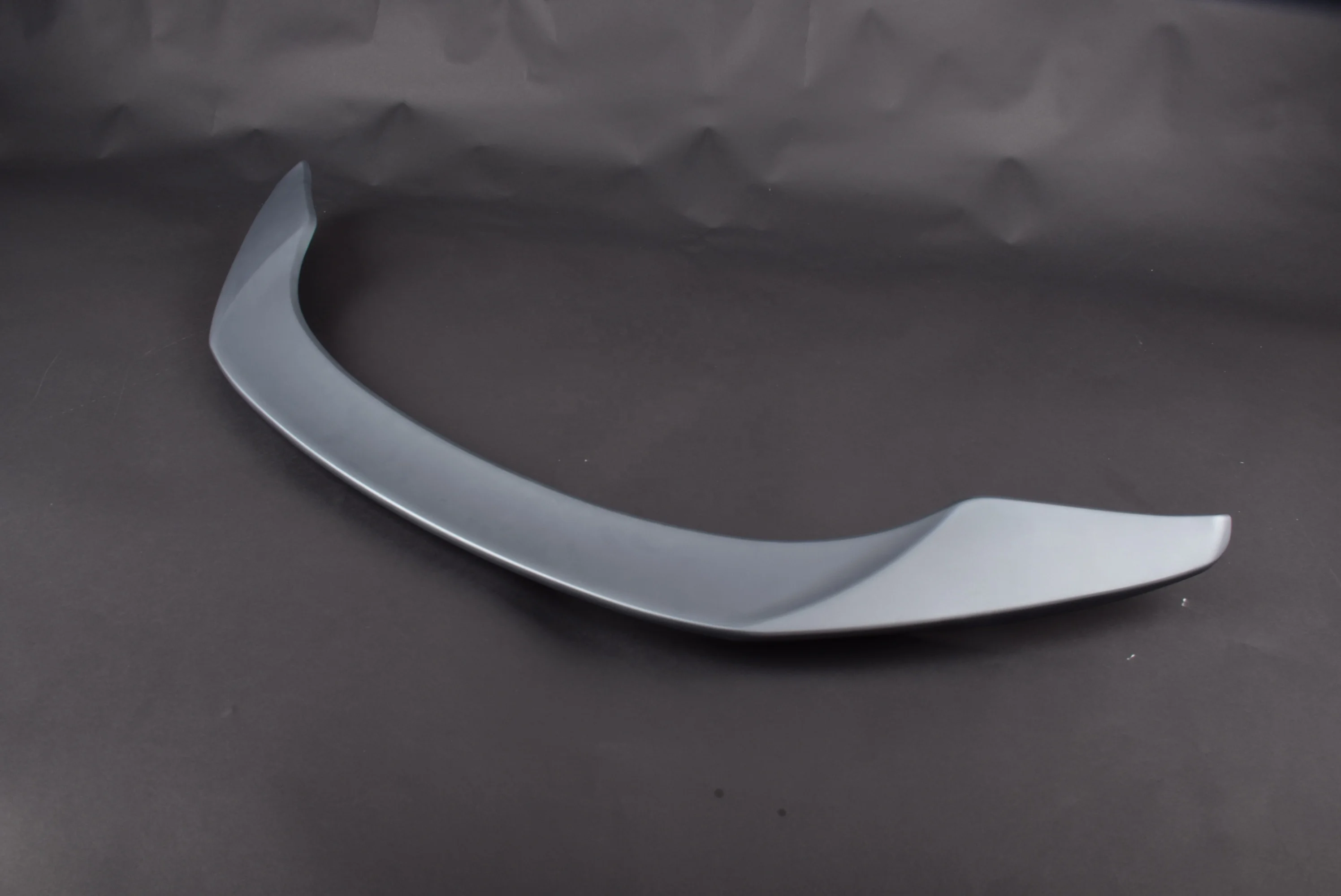 Задний спойлер серого цвета для TOYOTA SUPRA A90 MK5