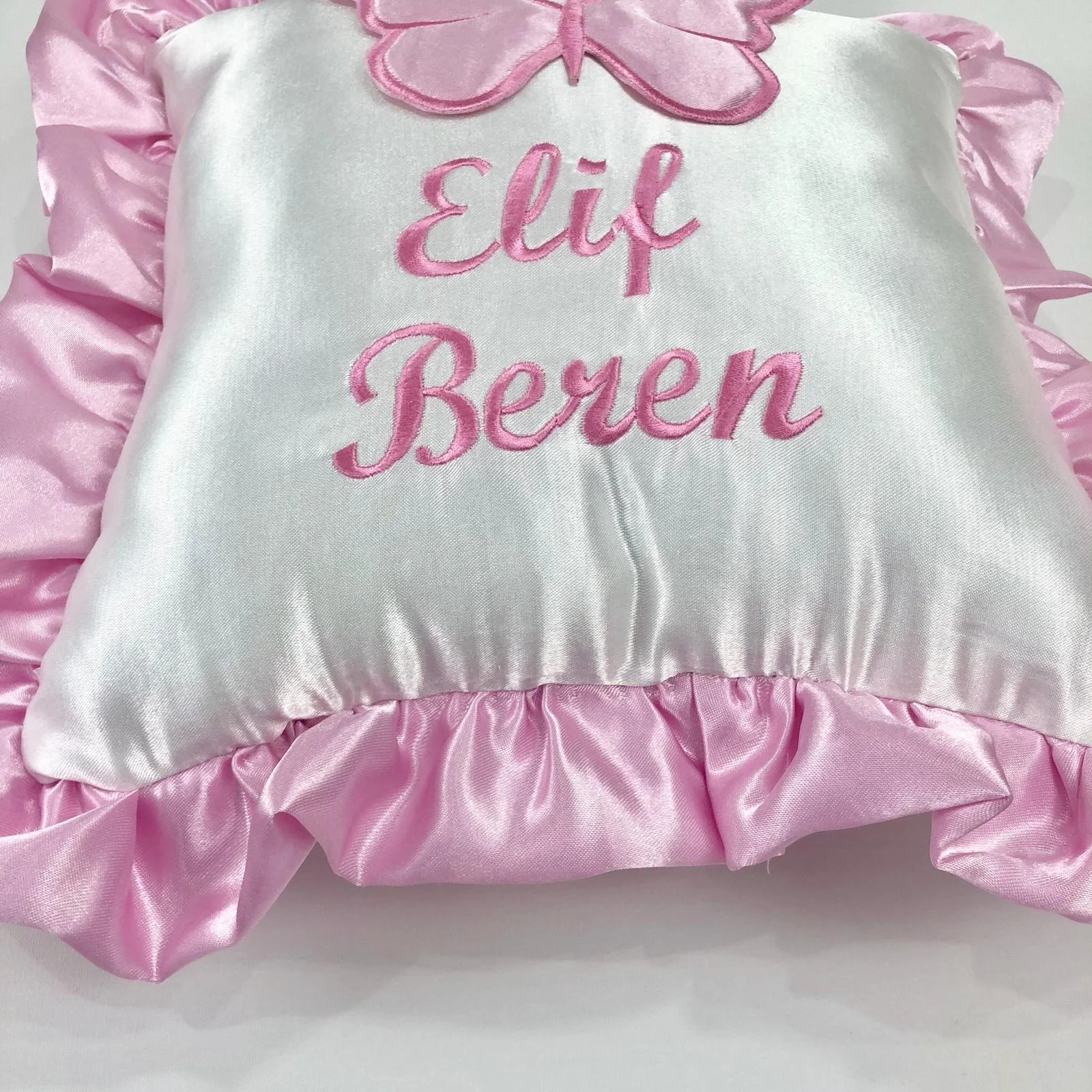 Wholesale Custom Portable High Quality Modern Wholesale Custom Newborn New Design Comfortable Soft Special Name Pink Baby Pillow