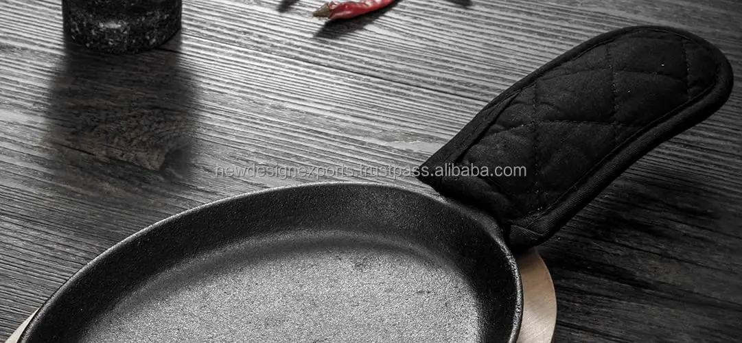 Cast Iron Fajita Plate Sizzler Pan with Wooden Tray