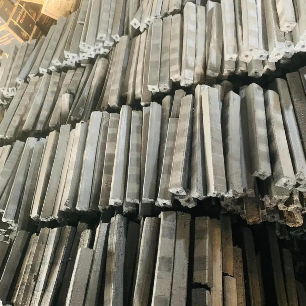 SAWDUST CHARCOAL/ BLACK COAL FROM VIETNAM WHITE CHARCOAL FOR CAMPING TRIPS GRILLS BBQ CHEAP PRICE HIGH CLORIES