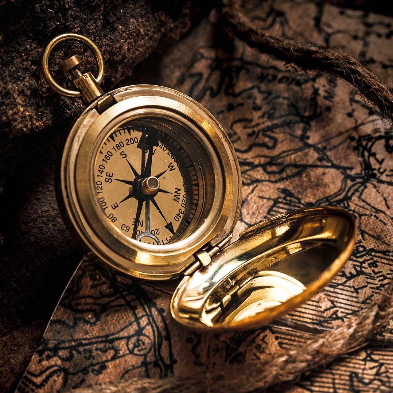 Hot Sale Multi-Design Vintage Compass Brass Nautical Pocket Compass for Camping Hiking and Backpacking