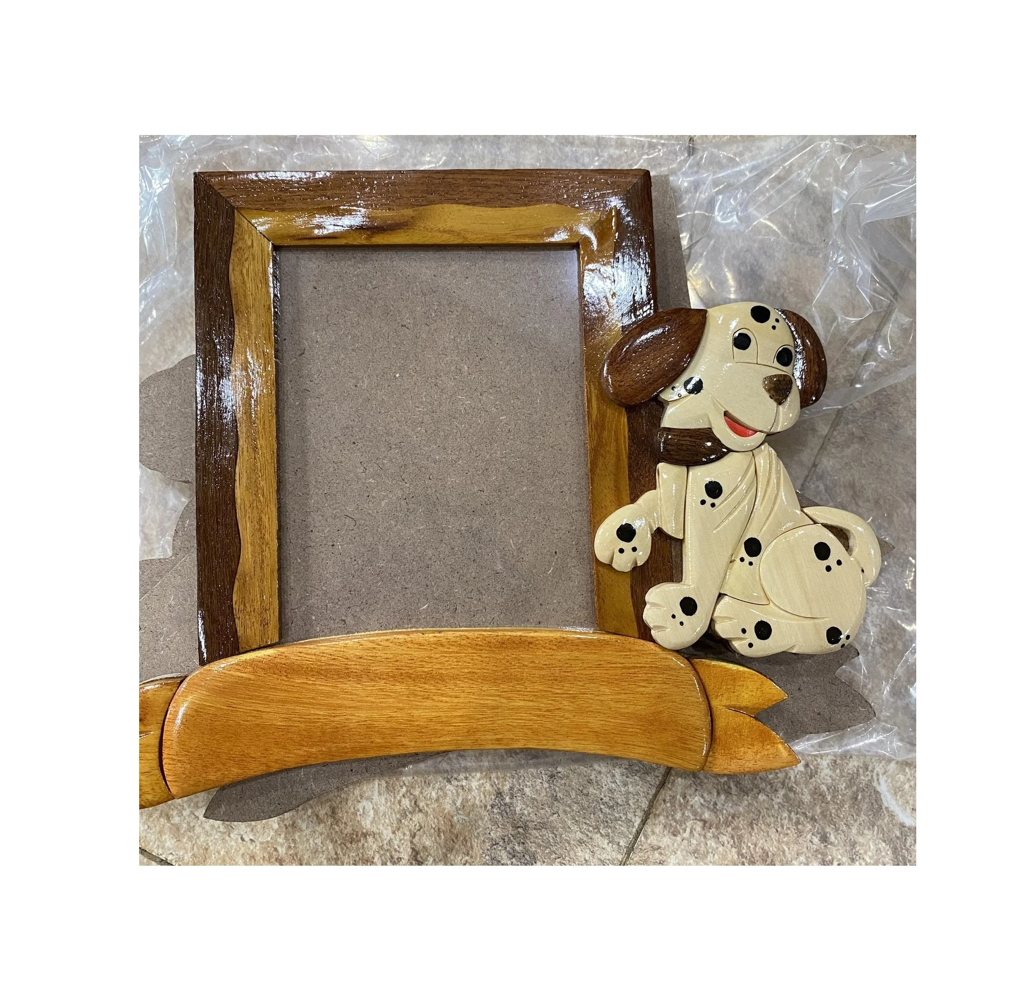 Artisan wood intarsia frame for pictures / Engraved wood intarsia plaques with wholesale price from Vietnam manufacture