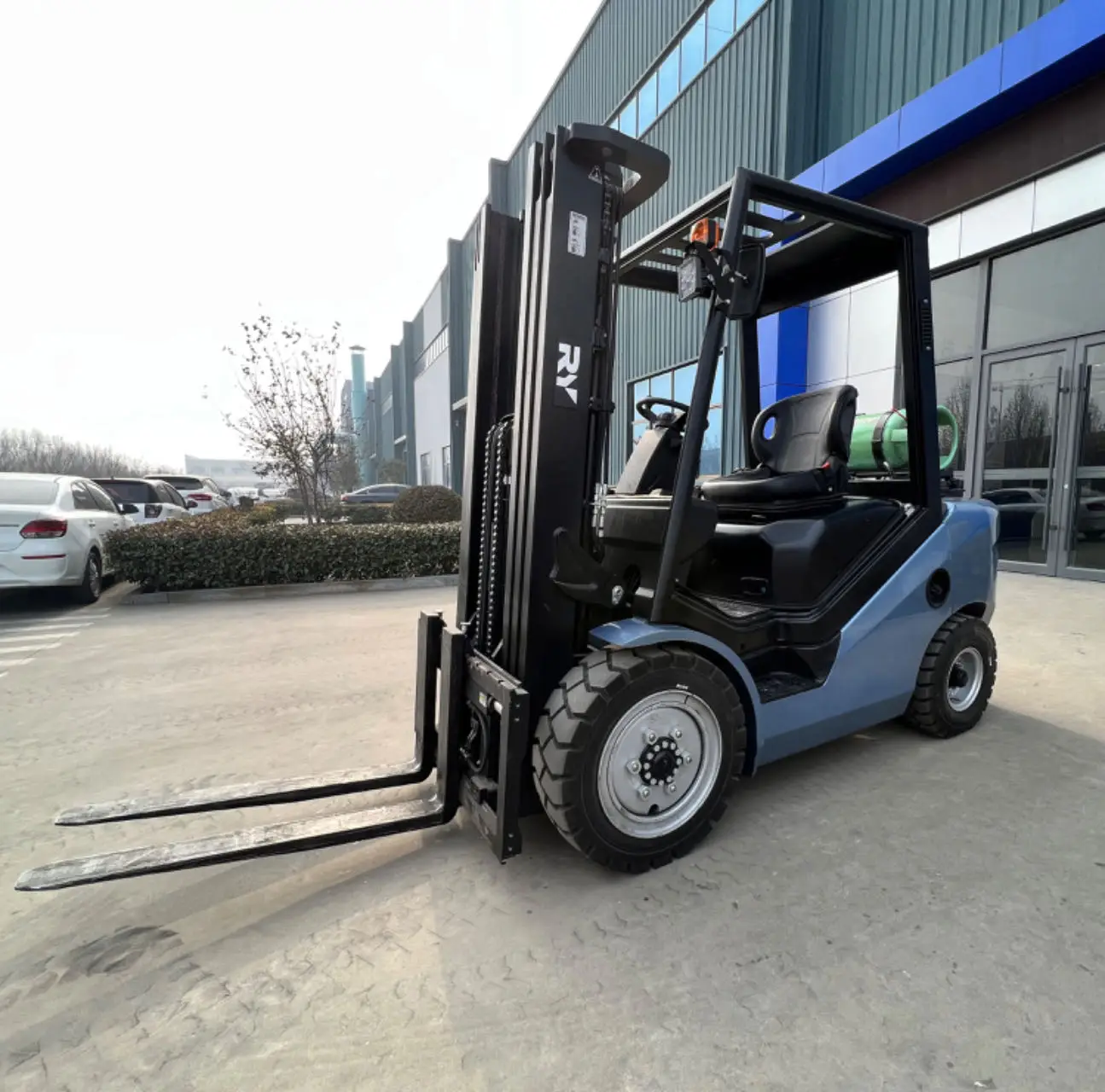 Royal Tier IV EU V Kubota Engine Diesel LPG Forklifts With Cascade Container Mast For Montacargas Gas