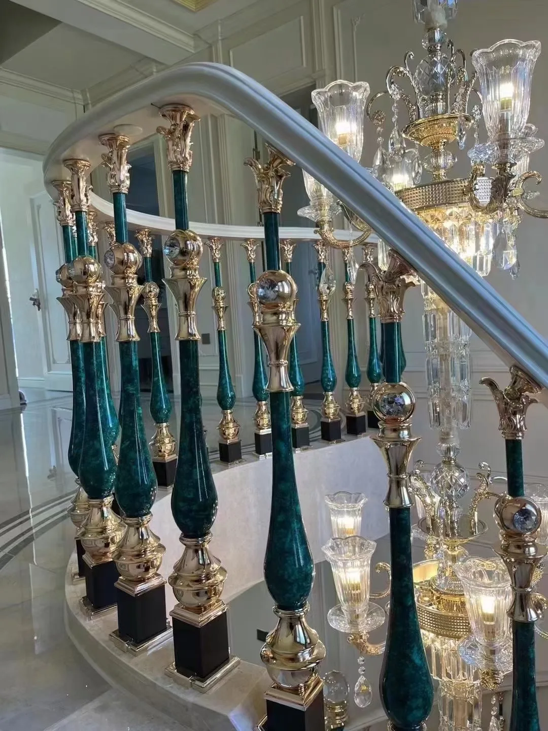 luxury villa balcony handrail aluminium Cast Iron Balustrade Straight Iron Railing