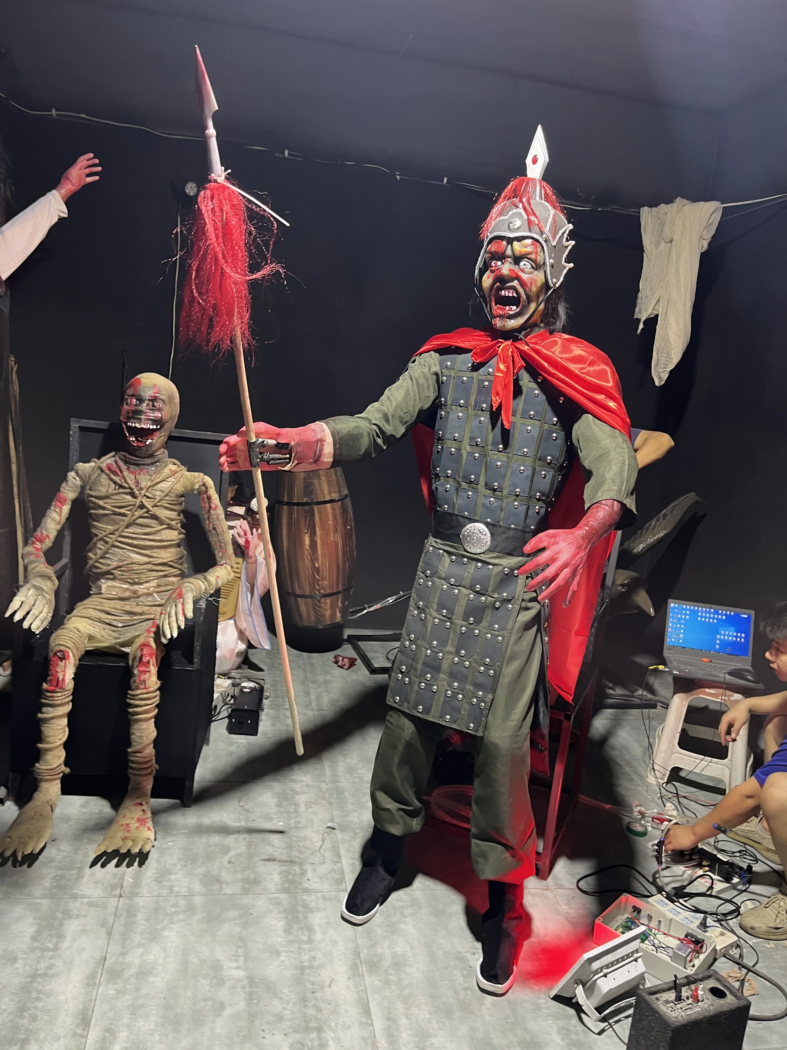 Factory Direct Handmade Flexible Silicone Roaring Ghost Figure for Scary Attractions
