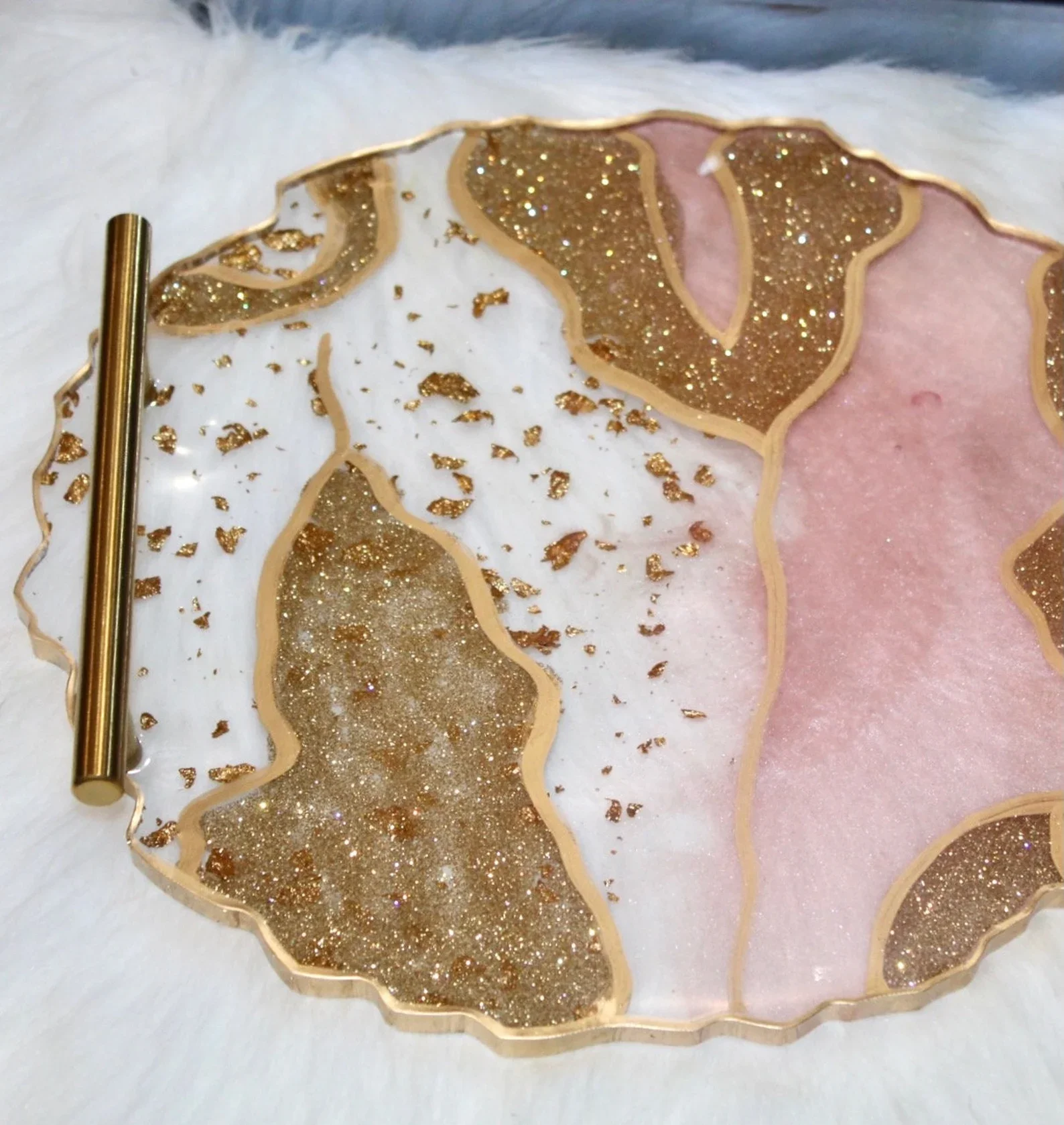 HANDMADE Pink Glitter Rose quartz crystal Serving tray Epoxy Resin Tray with Rose Quartz Rim White & Pink Resin Tray with gold