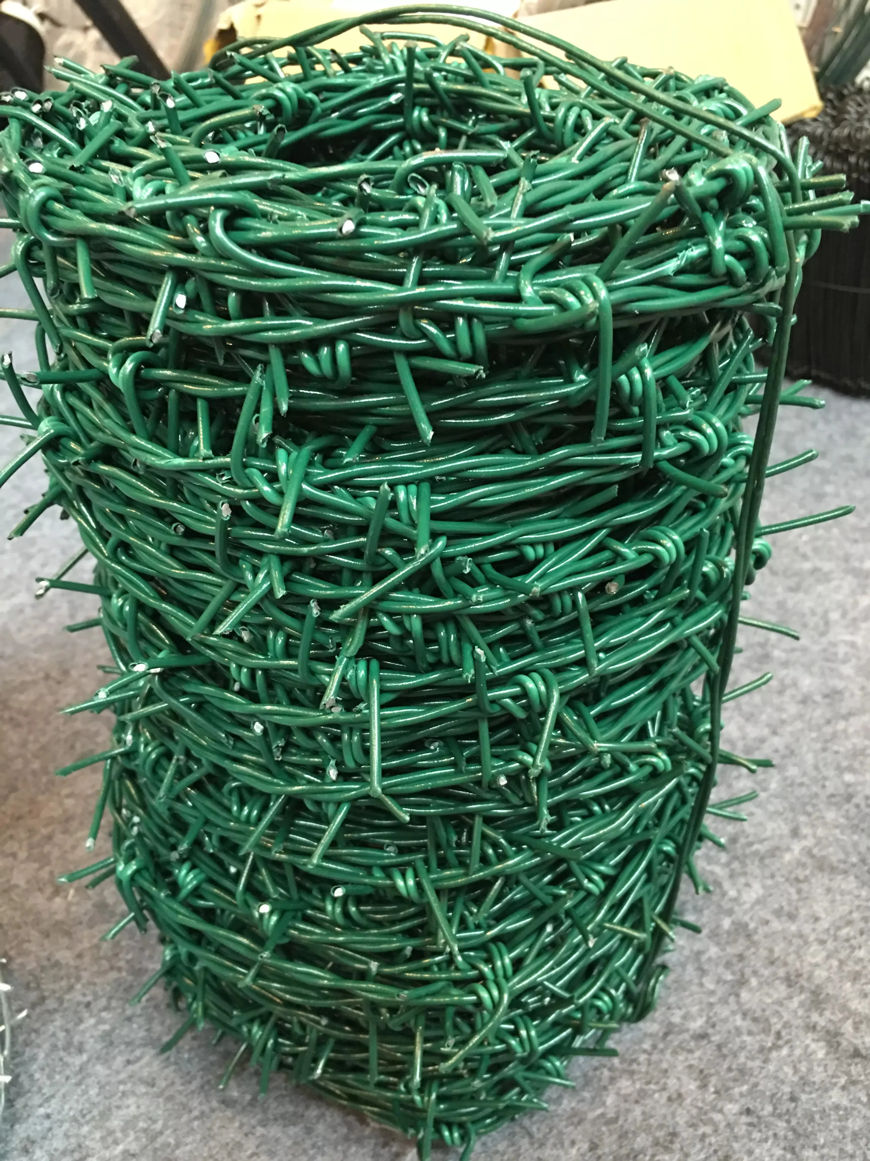 Защитный забор из колючей проволоки ограждение Arame Farpado горячеоцинкованная стальная колючая проволока