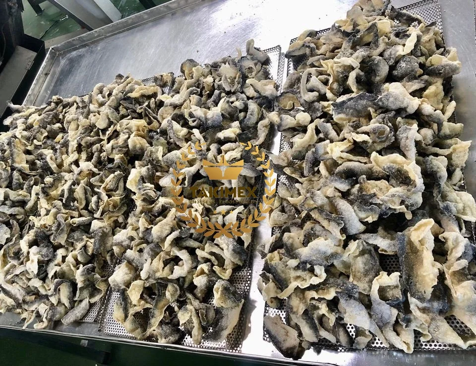 TAKIMEX VIETNAM FACTORY DIRECTLY SUPPLY FRIED FISH SKIN/ FRIED SALMON FISH SKIN PANGASIUS FISH SKIN SEAFOOD SNACKS