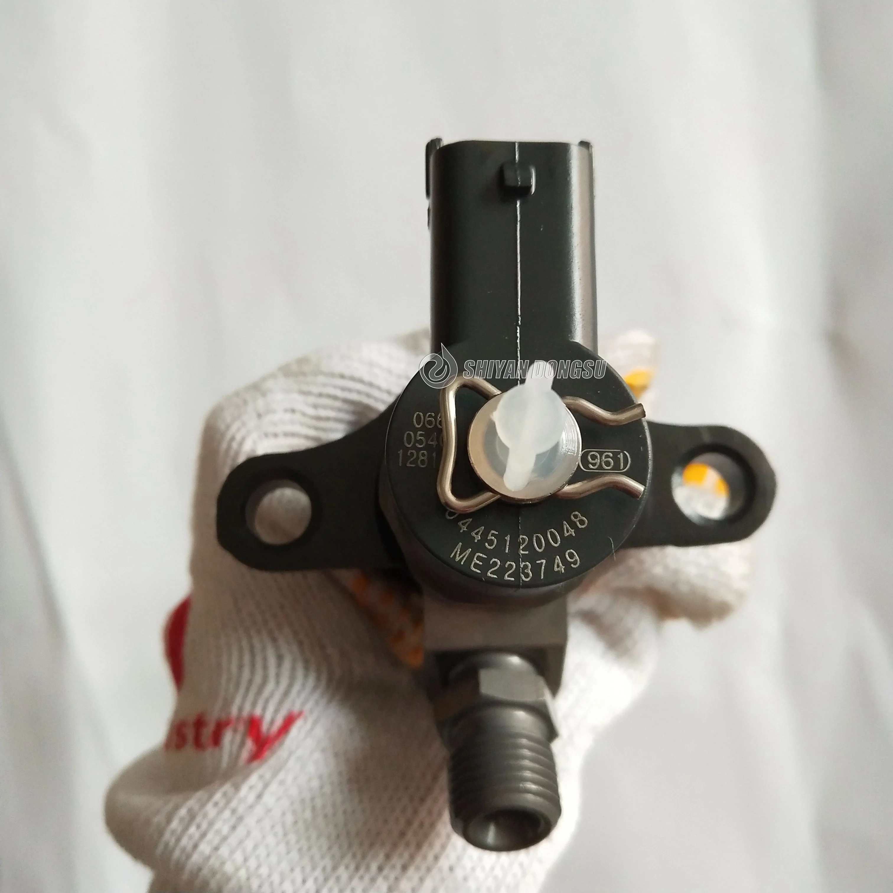 Топливный инжектор двигателя экскаватора с общей топливной магистралью 4M50 топливные инжекторы 0445120048 ME223749